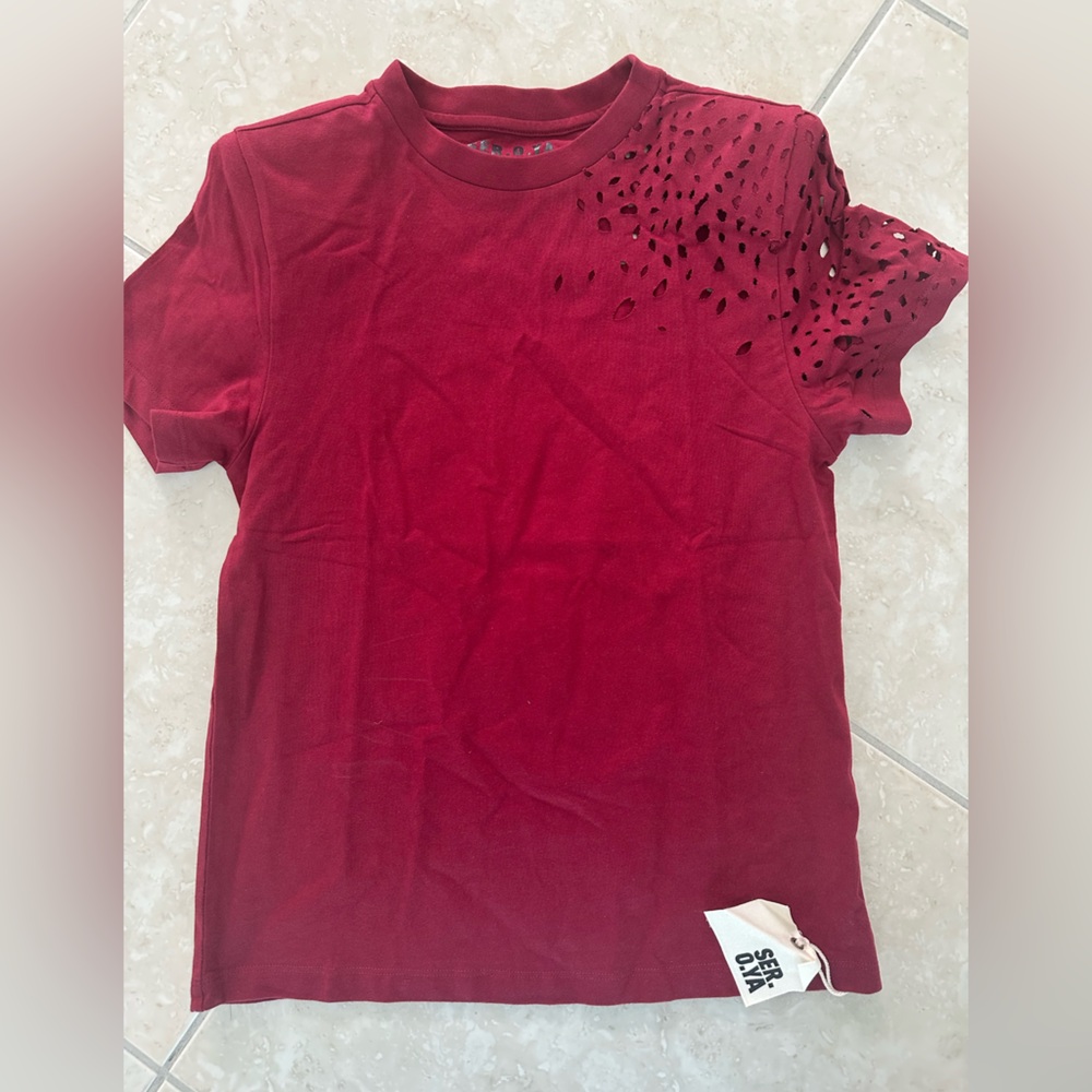 NEW SEROYA Caroline burgundy distressed t-shirt XS